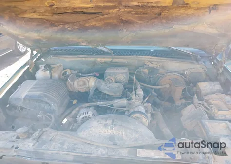 1997 Chevrolet C2500 Fleetside z USA, uszkodzony, nr VIN 1GCFC29R9VE118833